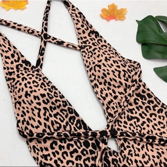 High Cut Leopard Print Monokini - Picture 5 of 6